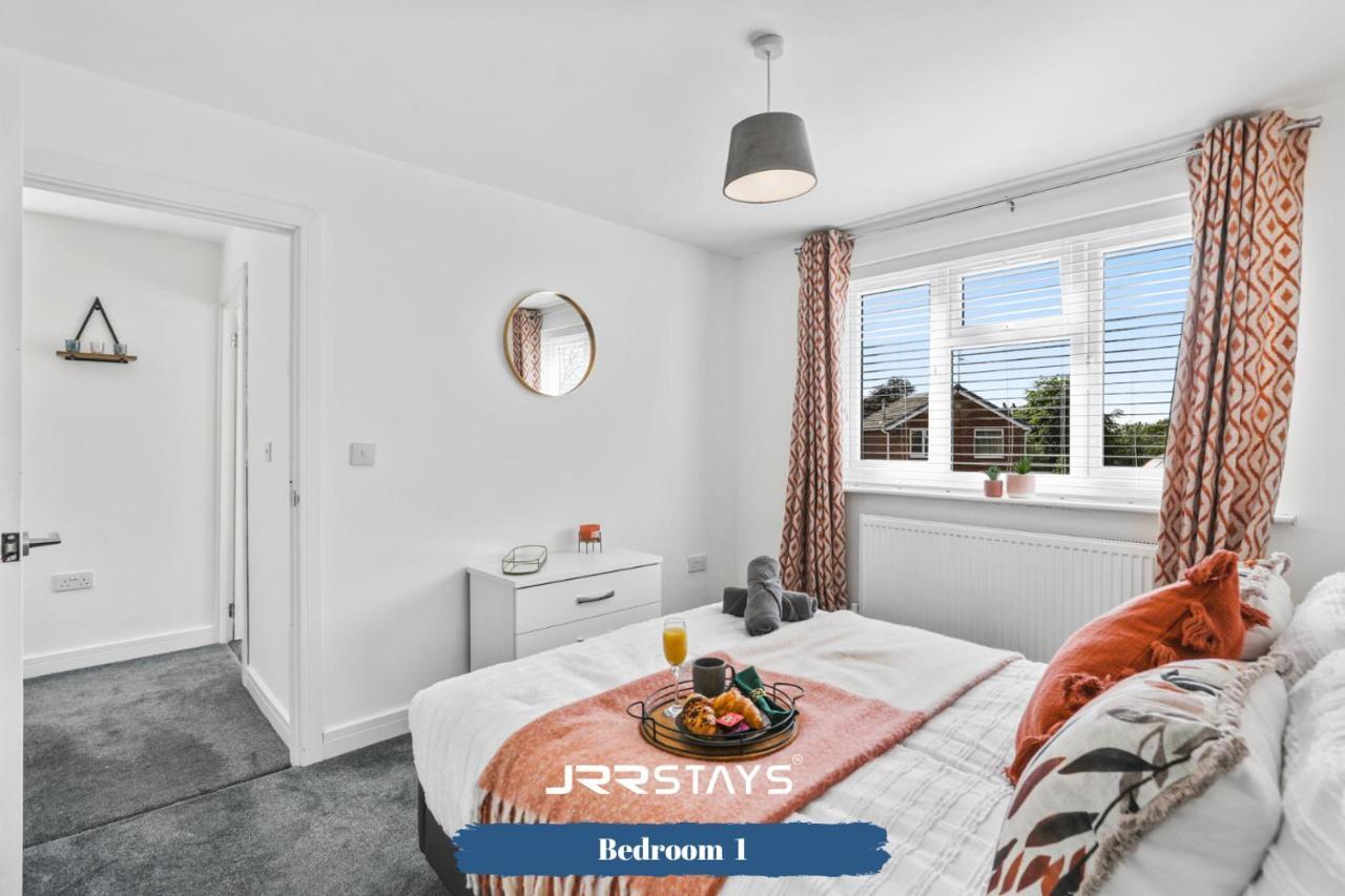 Wolverhampton - Amazing 3 Bedroom, Sleeps 6, Wi-Fi - Jrr Stays 외부 사진