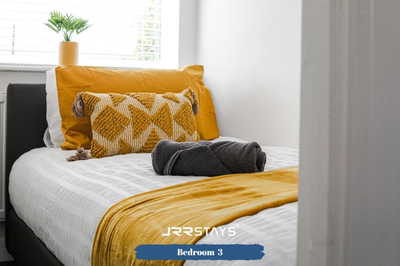 Wolverhampton - Amazing 3 Bedroom, Sleeps 6, Wi-Fi - Jrr Stays 외부 사진