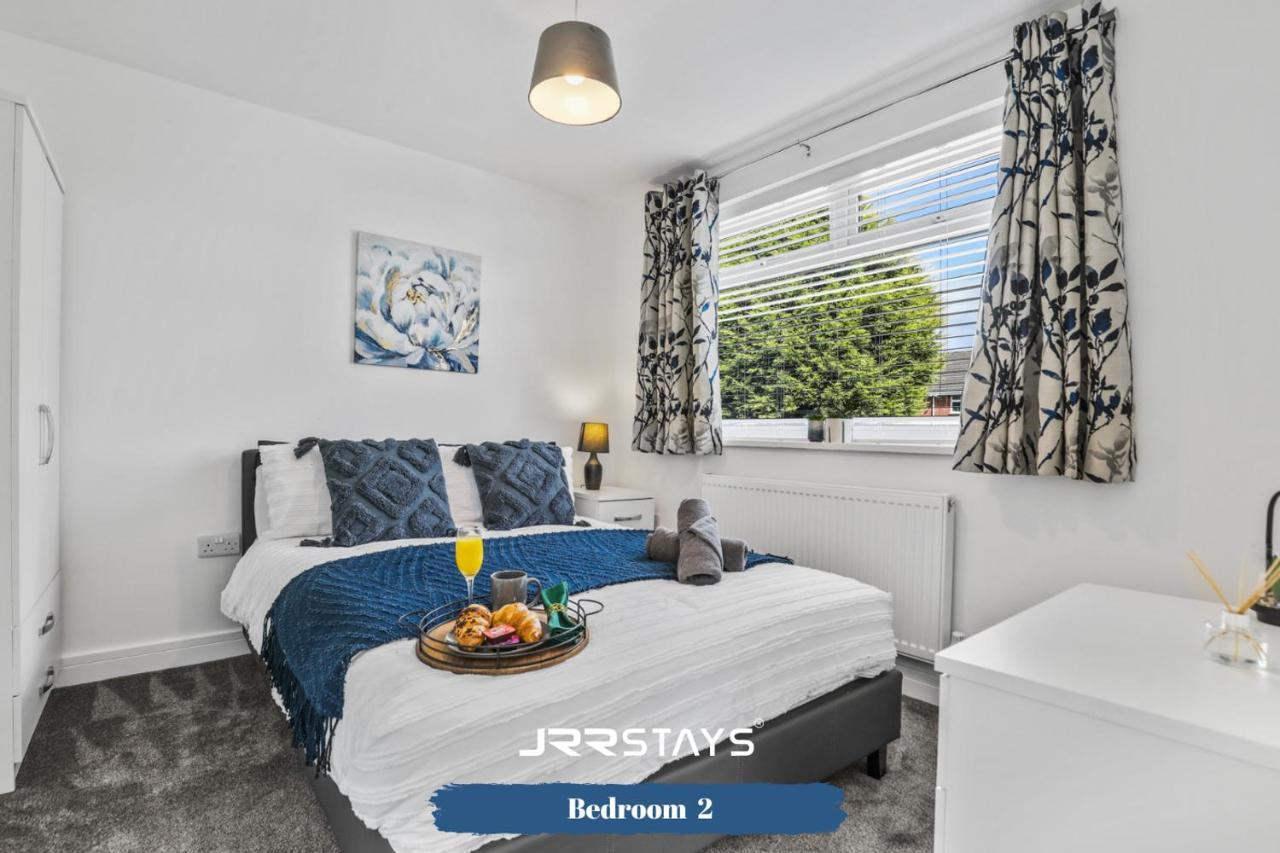 Wolverhampton - Amazing 3 Bedroom, Sleeps 6, Wi-Fi - Jrr Stays 외부 사진